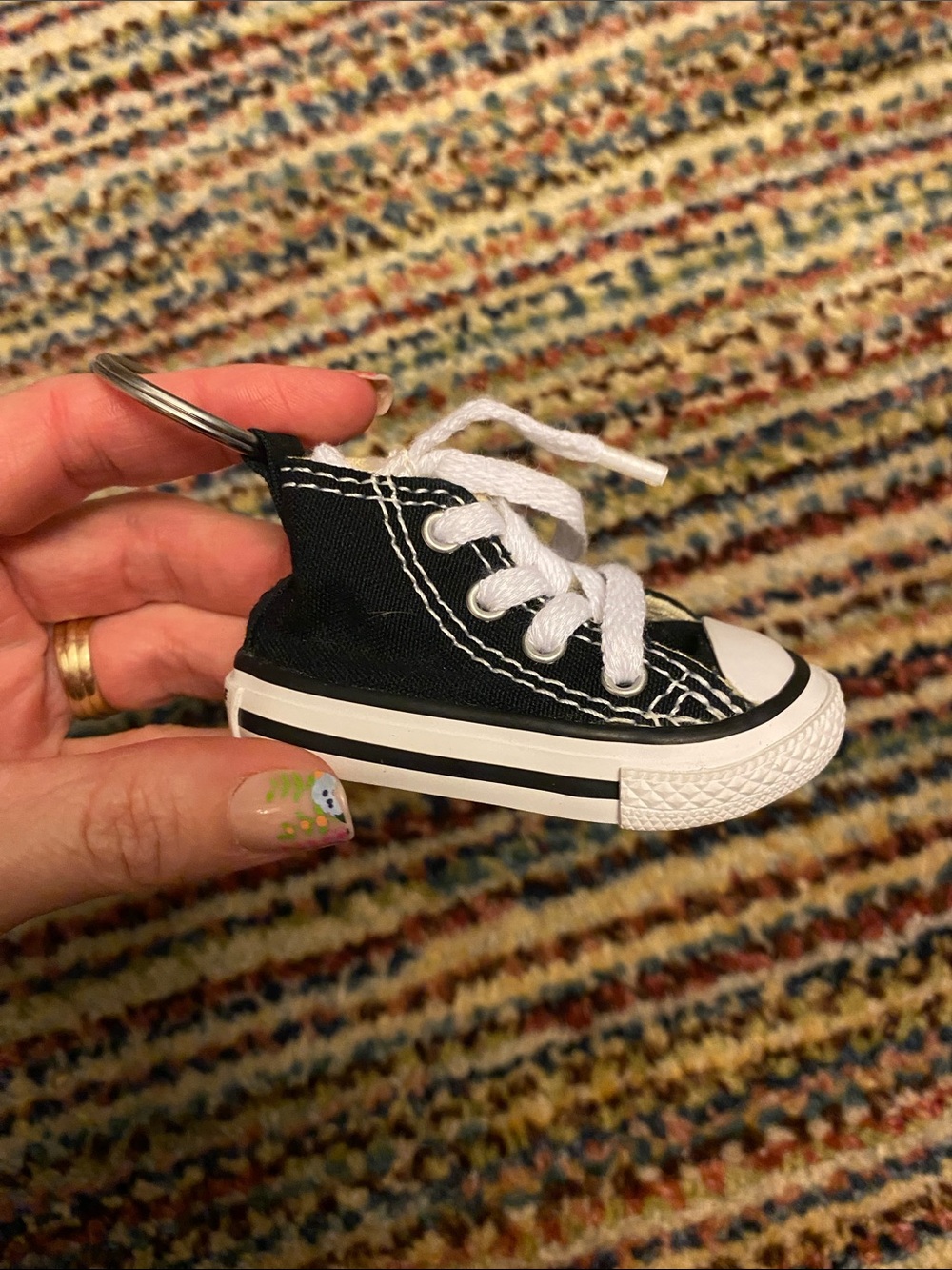 Converse Black Mini Chuck Taylor keychain - Picture 2 of 4